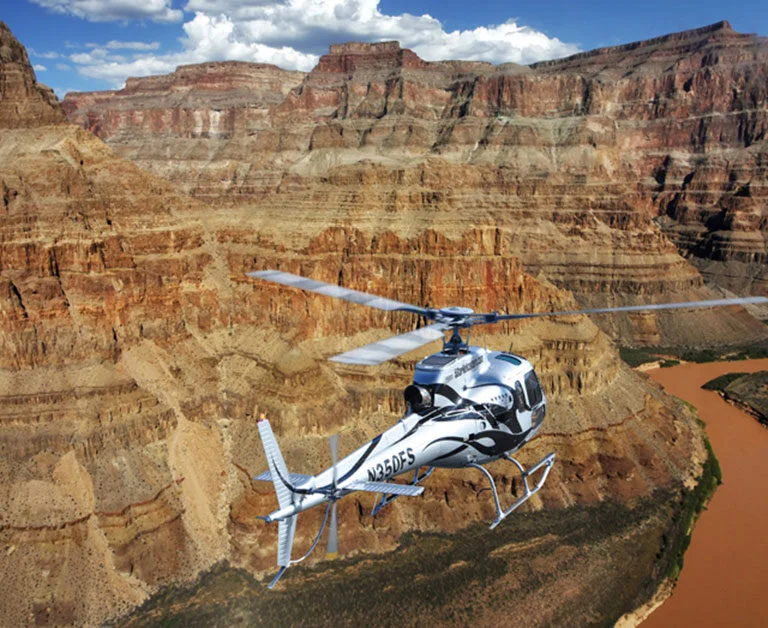 Helicóptero en el Gran Cañón